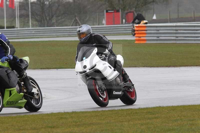 Motorcycle action photographs;Trackday digital images;event digital images;eventdigitalimages;no limits trackday;peter wileman photography;snetterton;snetterton circuit norfolk;snetterton photographs;trackday;trackday photos