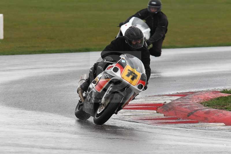 Motorcycle action photographs;Trackday digital images;event digital images;eventdigitalimages;no limits trackday;peter wileman photography;snetterton;snetterton circuit norfolk;snetterton photographs;trackday;trackday photos