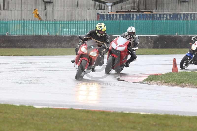 Motorcycle action photographs;Trackday digital images;event digital images;eventdigitalimages;no limits trackday;peter wileman photography;snetterton;snetterton circuit norfolk;snetterton photographs;trackday;trackday photos