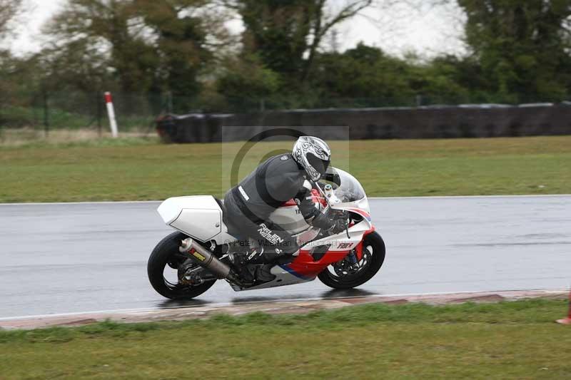 Motorcycle action photographs;Trackday digital images;event digital images;eventdigitalimages;no limits trackday;peter wileman photography;snetterton;snetterton circuit norfolk;snetterton photographs;trackday;trackday photos