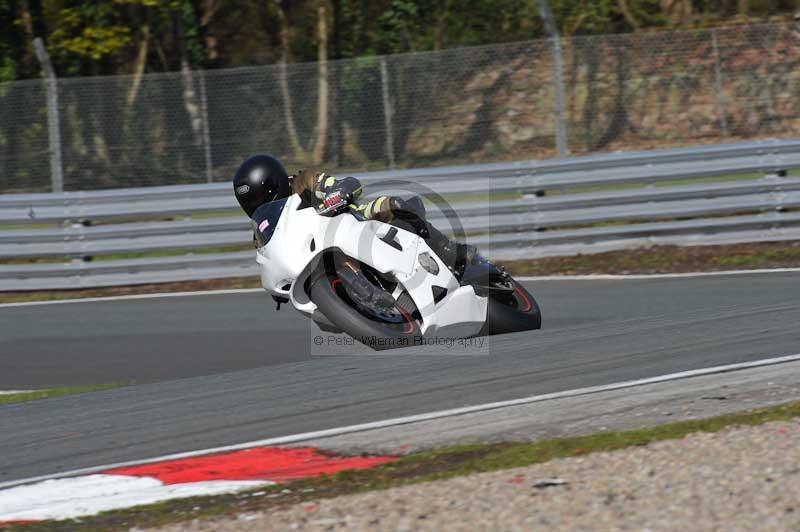 enduro digital images;event digital images;eventdigitalimages;no limits trackdays;oulton no limits trackday;oulton park cheshire;oulton trackday photographs;peter wileman photography;racing digital images;trackday digital images;trackday photos