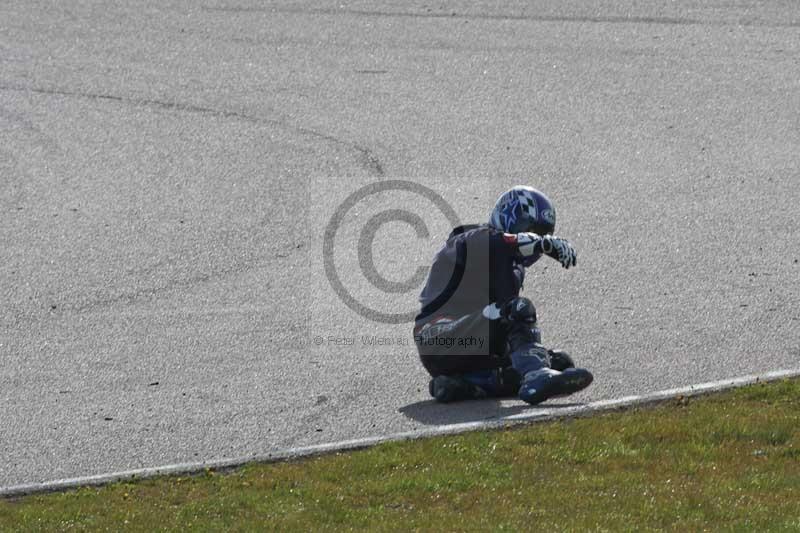 Rockingham no limits trackday;enduro digital images;event digital images;eventdigitalimages;no limits trackdays;peter wileman photography;racing digital images;rockingham raceway northamptonshire;rockingham trackday photographs;trackday digital images;trackday photos
