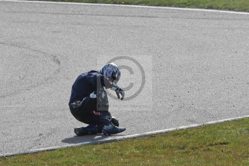 Rockingham no limits trackday;enduro digital images;event digital images;eventdigitalimages;no limits trackdays;peter wileman photography;racing digital images;rockingham raceway northamptonshire;rockingham trackday photographs;trackday digital images;trackday photos