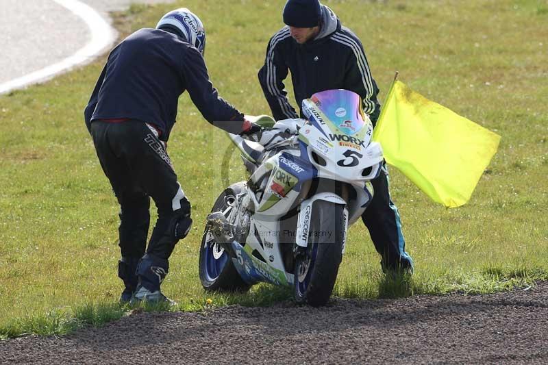 Rockingham no limits trackday;enduro digital images;event digital images;eventdigitalimages;no limits trackdays;peter wileman photography;racing digital images;rockingham raceway northamptonshire;rockingham trackday photographs;trackday digital images;trackday photos