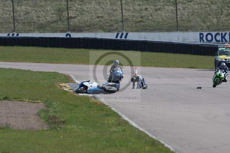 Rockingham no limits trackday;enduro digital images;event digital images;eventdigitalimages;no limits trackdays;peter wileman photography;racing digital images;rockingham raceway northamptonshire;rockingham trackday photographs;trackday digital images;trackday photos