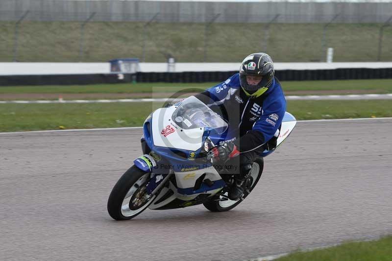 Rockingham no limits trackday;enduro digital images;event digital images;eventdigitalimages;no limits trackdays;peter wileman photography;racing digital images;rockingham raceway northamptonshire;rockingham trackday photographs;trackday digital images;trackday photos