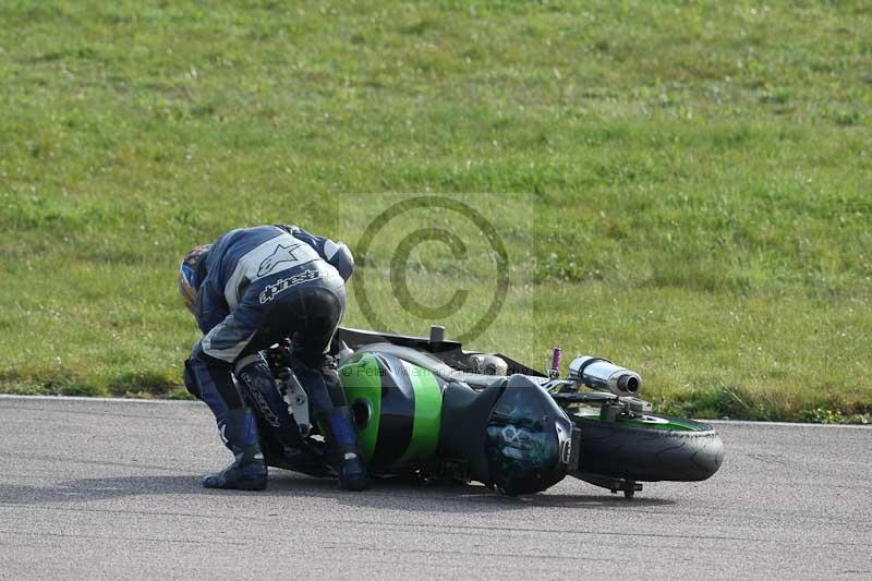 Rockingham no limits trackday;enduro digital images;event digital images;eventdigitalimages;no limits trackdays;peter wileman photography;racing digital images;rockingham raceway northamptonshire;rockingham trackday photographs;trackday digital images;trackday photos