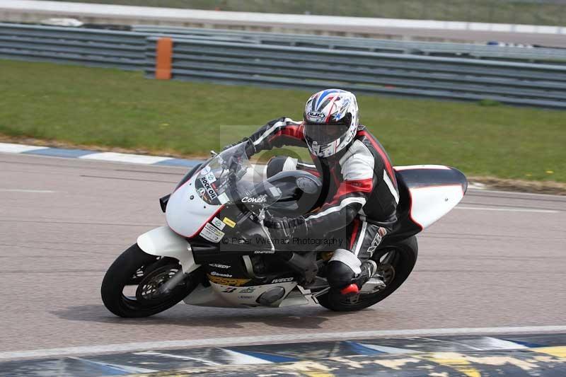 Rockingham no limits trackday;enduro digital images;event digital images;eventdigitalimages;no limits trackdays;peter wileman photography;racing digital images;rockingham raceway northamptonshire;rockingham trackday photographs;trackday digital images;trackday photos