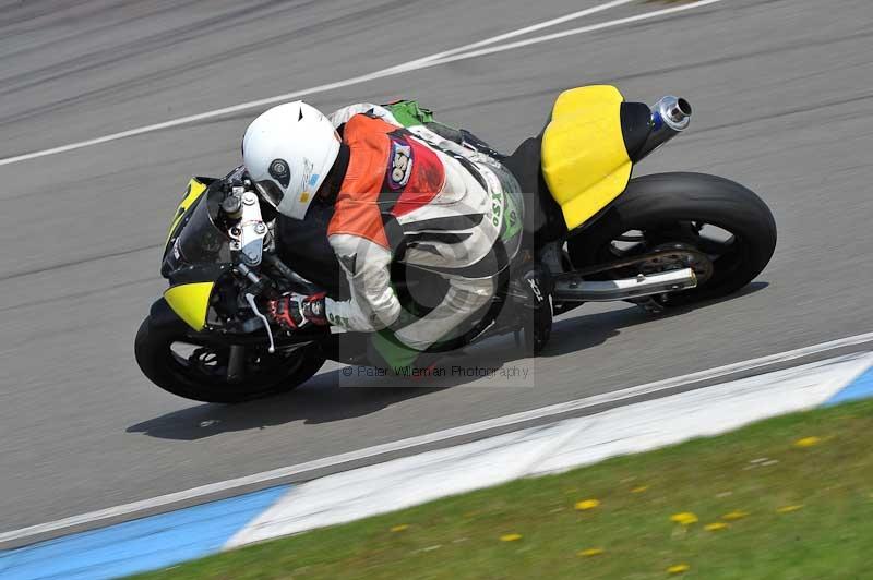 Motorcycle action photographs;donington;donington park leicestershire;donington photographs;event digital images;eventdigitalimages;no limits trackday;peter wileman photography;trackday;trackday digital images;trackday photos