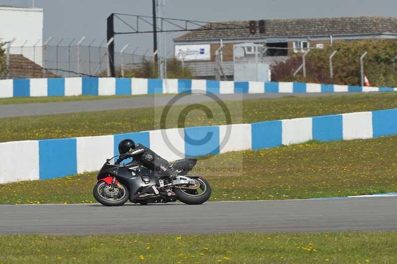 Motorcycle action photographs;donington;donington park leicestershire;donington photographs;event digital images;eventdigitalimages;no limits trackday;peter wileman photography;trackday;trackday digital images;trackday photos