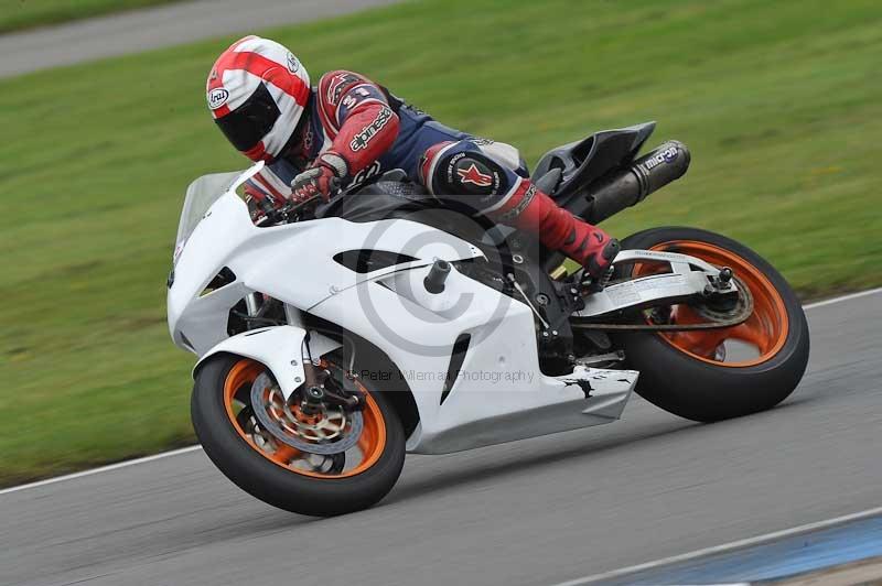 Motorcycle action photographs;donington;donington park leicestershire;donington photographs;event digital images;eventdigitalimages;no limits trackday;peter wileman photography;trackday;trackday digital images;trackday photos