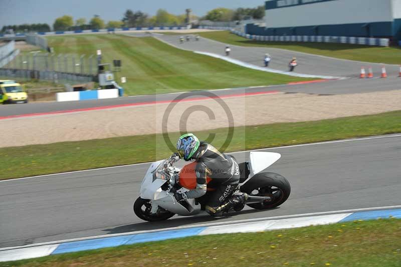 Motorcycle action photographs;donington;donington park leicestershire;donington photographs;event digital images;eventdigitalimages;no limits trackday;peter wileman photography;trackday;trackday digital images;trackday photos