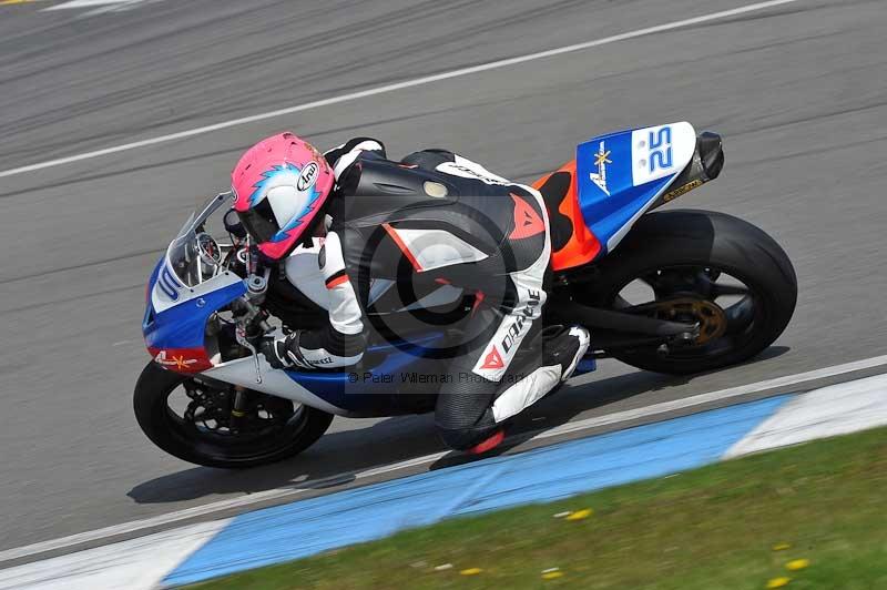 Motorcycle action photographs;donington;donington park leicestershire;donington photographs;event digital images;eventdigitalimages;no limits trackday;peter wileman photography;trackday;trackday digital images;trackday photos