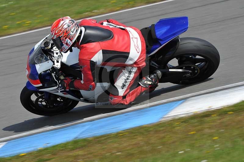 Motorcycle action photographs;donington;donington park leicestershire;donington photographs;event digital images;eventdigitalimages;no limits trackday;peter wileman photography;trackday;trackday digital images;trackday photos