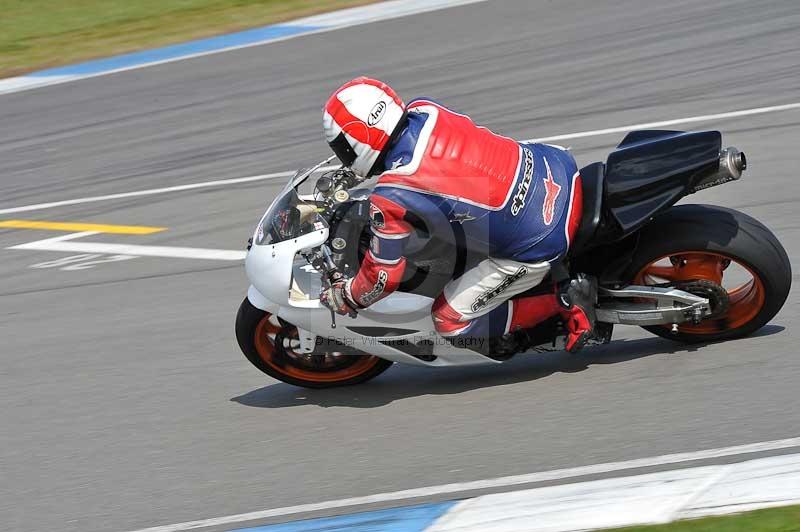 Motorcycle action photographs;donington;donington park leicestershire;donington photographs;event digital images;eventdigitalimages;no limits trackday;peter wileman photography;trackday;trackday digital images;trackday photos