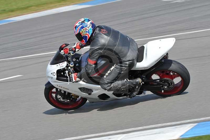Motorcycle action photographs;donington;donington park leicestershire;donington photographs;event digital images;eventdigitalimages;no limits trackday;peter wileman photography;trackday;trackday digital images;trackday photos