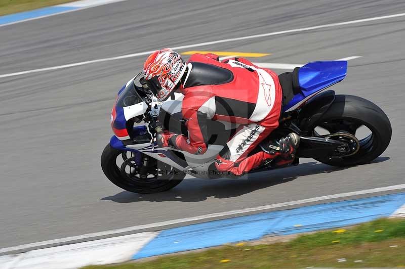 Motorcycle action photographs;donington;donington park leicestershire;donington photographs;event digital images;eventdigitalimages;no limits trackday;peter wileman photography;trackday;trackday digital images;trackday photos