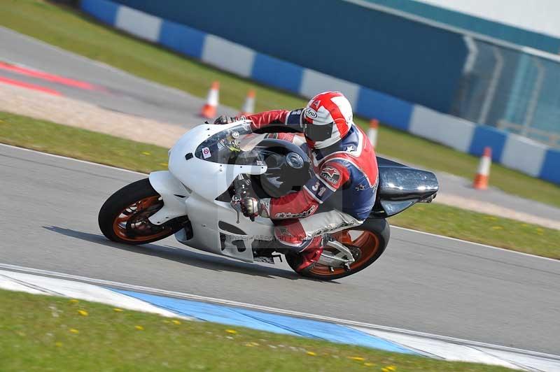 Motorcycle action photographs;donington;donington park leicestershire;donington photographs;event digital images;eventdigitalimages;no limits trackday;peter wileman photography;trackday;trackday digital images;trackday photos