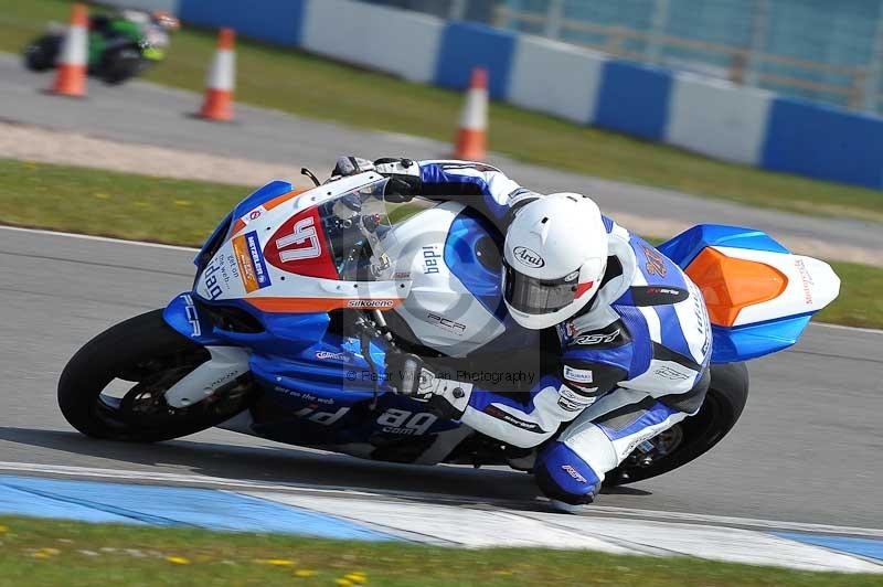 Motorcycle action photographs;donington;donington park leicestershire;donington photographs;event digital images;eventdigitalimages;no limits trackday;peter wileman photography;trackday;trackday digital images;trackday photos