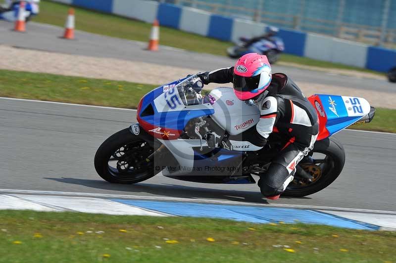 Motorcycle action photographs;donington;donington park leicestershire;donington photographs;event digital images;eventdigitalimages;no limits trackday;peter wileman photography;trackday;trackday digital images;trackday photos
