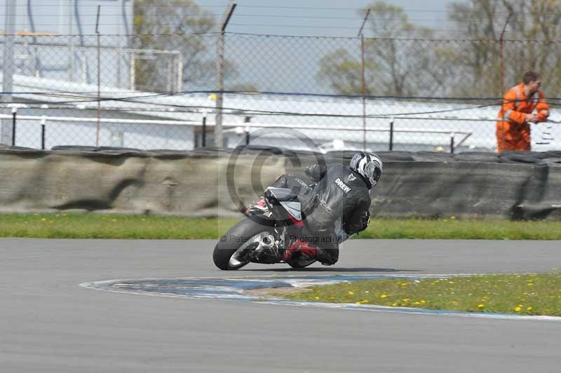 Motorcycle action photographs;donington;donington park leicestershire;donington photographs;event digital images;eventdigitalimages;no limits trackday;peter wileman photography;trackday;trackday digital images;trackday photos