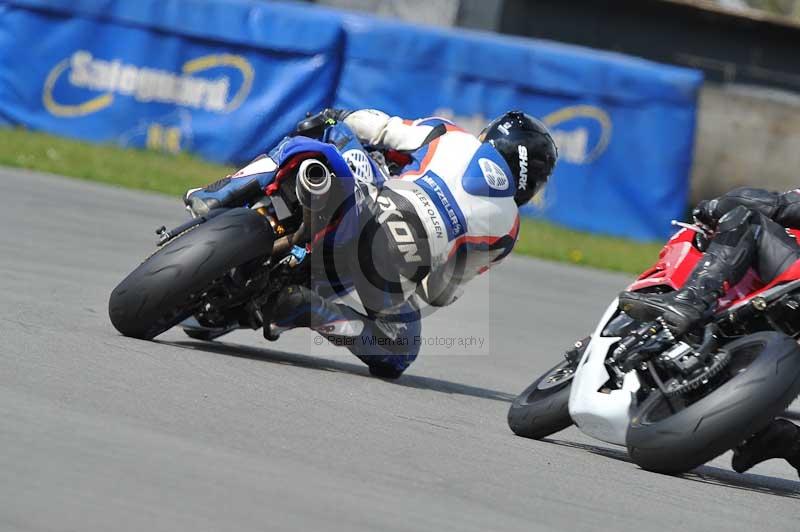 Motorcycle action photographs;donington;donington park leicestershire;donington photographs;event digital images;eventdigitalimages;no limits trackday;peter wileman photography;trackday;trackday digital images;trackday photos