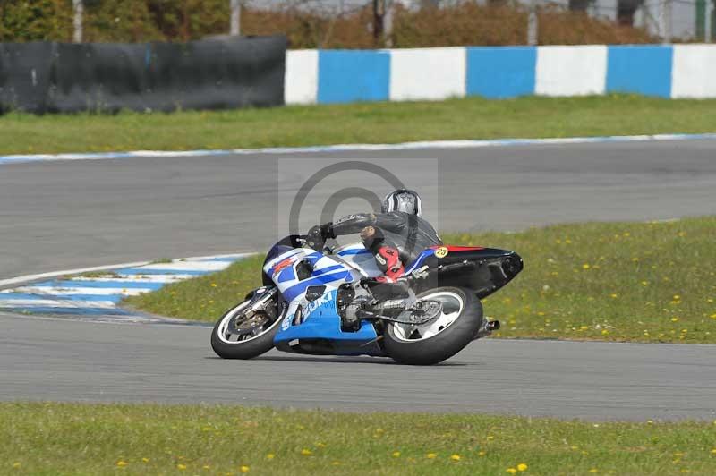 Motorcycle action photographs;donington;donington park leicestershire;donington photographs;event digital images;eventdigitalimages;no limits trackday;peter wileman photography;trackday;trackday digital images;trackday photos
