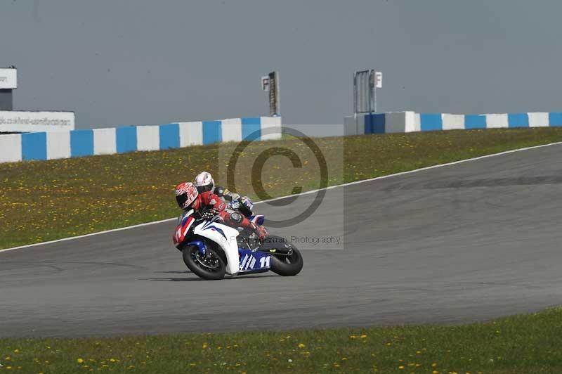Motorcycle action photographs;donington;donington park leicestershire;donington photographs;event digital images;eventdigitalimages;no limits trackday;peter wileman photography;trackday;trackday digital images;trackday photos