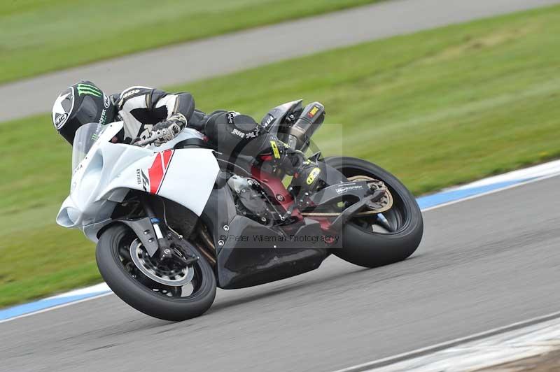 Motorcycle action photographs;donington;donington park leicestershire;donington photographs;event digital images;eventdigitalimages;no limits trackday;peter wileman photography;trackday;trackday digital images;trackday photos