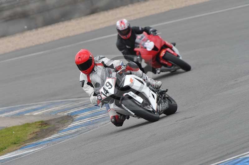 Motorcycle action photographs;donington;donington park leicestershire;donington photographs;event digital images;eventdigitalimages;no limits trackday;peter wileman photography;trackday;trackday digital images;trackday photos