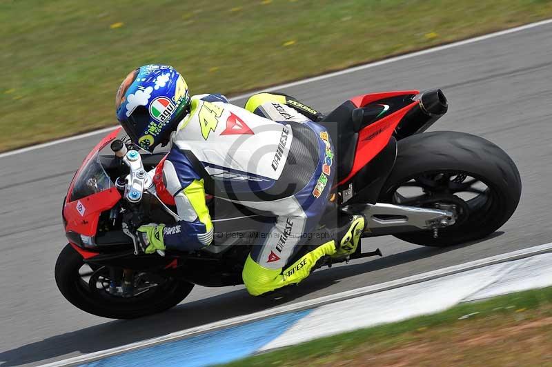 Motorcycle action photographs;donington;donington park leicestershire;donington photographs;event digital images;eventdigitalimages;no limits trackday;peter wileman photography;trackday;trackday digital images;trackday photos
