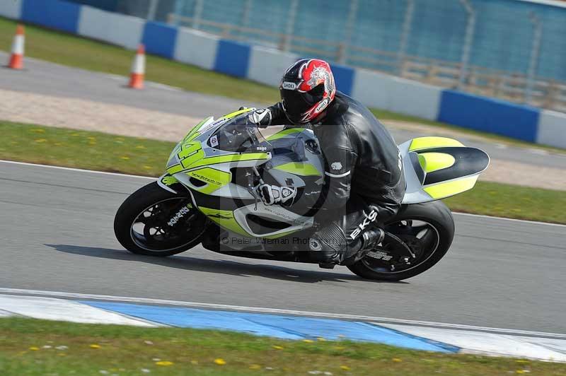 Motorcycle action photographs;donington;donington park leicestershire;donington photographs;event digital images;eventdigitalimages;no limits trackday;peter wileman photography;trackday;trackday digital images;trackday photos