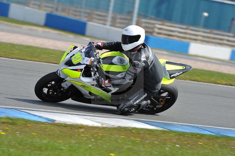 Motorcycle action photographs;donington;donington park leicestershire;donington photographs;event digital images;eventdigitalimages;no limits trackday;peter wileman photography;trackday;trackday digital images;trackday photos