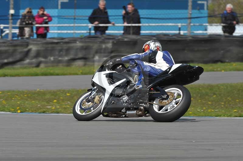 Motorcycle action photographs;donington;donington park leicestershire;donington photographs;event digital images;eventdigitalimages;no limits trackday;peter wileman photography;trackday;trackday digital images;trackday photos