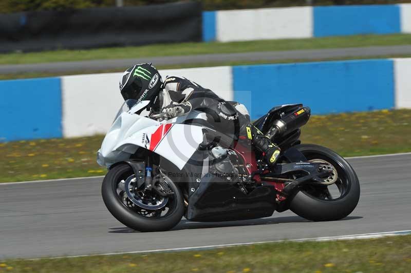 Motorcycle action photographs;donington;donington park leicestershire;donington photographs;event digital images;eventdigitalimages;no limits trackday;peter wileman photography;trackday;trackday digital images;trackday photos