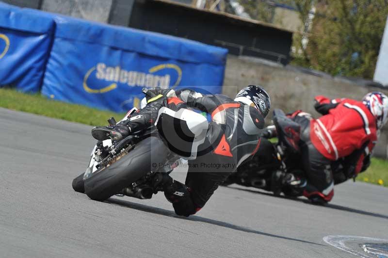 Motorcycle action photographs;donington;donington park leicestershire;donington photographs;event digital images;eventdigitalimages;no limits trackday;peter wileman photography;trackday;trackday digital images;trackday photos