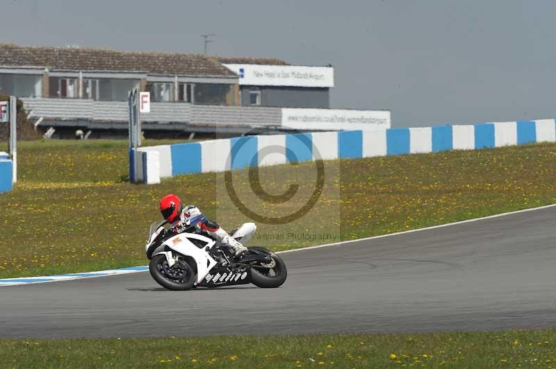 Motorcycle action photographs;donington;donington park leicestershire;donington photographs;event digital images;eventdigitalimages;no limits trackday;peter wileman photography;trackday;trackday digital images;trackday photos