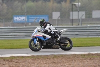 Motorcycle-action-photographs;donington;donington-park-leicestershire;donington-photographs;event-digital-images;eventdigitalimages;no-limits-trackday;peter-wileman-photography;trackday;trackday-digital-images;trackday-photos