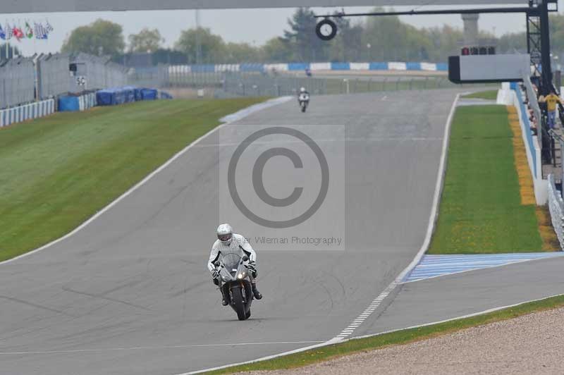 Motorcycle action photographs;donington;donington park leicestershire;donington photographs;event digital images;eventdigitalimages;no limits trackday;peter wileman photography;trackday;trackday digital images;trackday photos