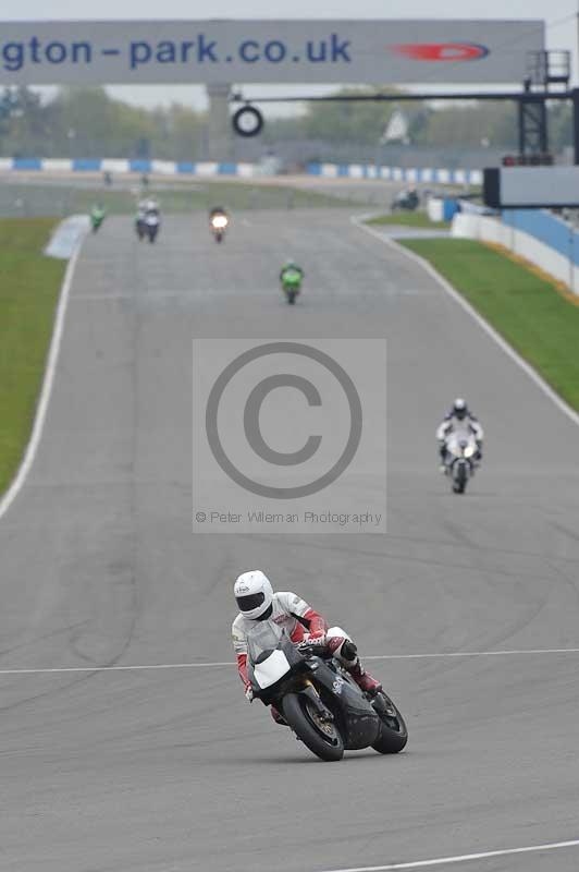 Motorcycle action photographs;donington;donington park leicestershire;donington photographs;event digital images;eventdigitalimages;no limits trackday;peter wileman photography;trackday;trackday digital images;trackday photos