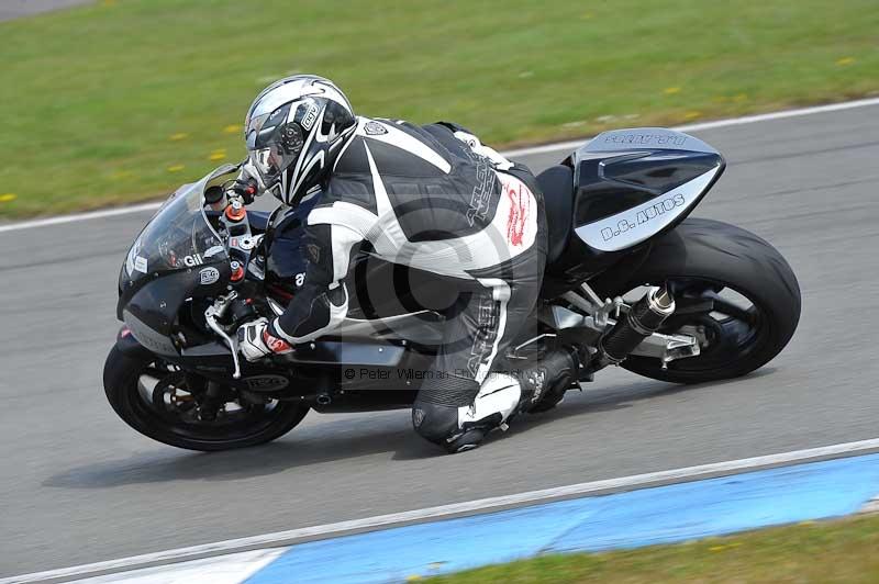 Motorcycle action photographs;donington;donington park leicestershire;donington photographs;event digital images;eventdigitalimages;no limits trackday;peter wileman photography;trackday;trackday digital images;trackday photos