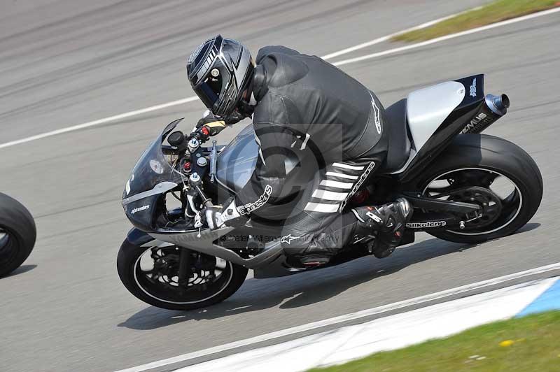 Motorcycle action photographs;donington;donington park leicestershire;donington photographs;event digital images;eventdigitalimages;no limits trackday;peter wileman photography;trackday;trackday digital images;trackday photos