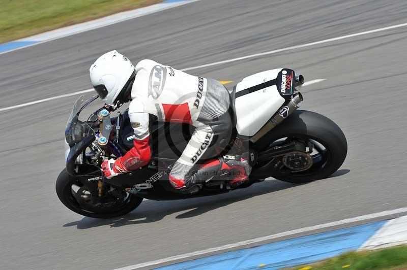 Motorcycle action photographs;donington;donington park leicestershire;donington photographs;event digital images;eventdigitalimages;no limits trackday;peter wileman photography;trackday;trackday digital images;trackday photos