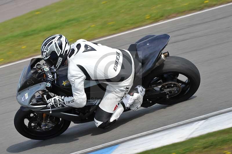 Motorcycle action photographs;donington;donington park leicestershire;donington photographs;event digital images;eventdigitalimages;no limits trackday;peter wileman photography;trackday;trackday digital images;trackday photos