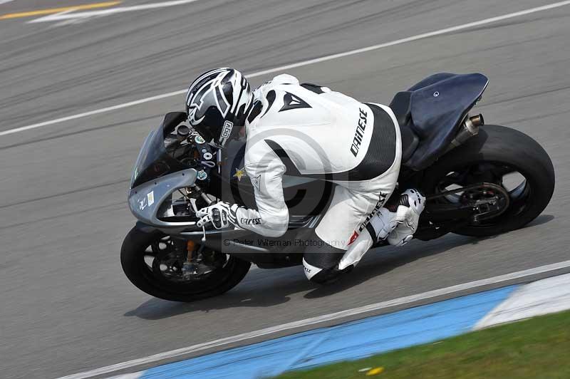 Motorcycle action photographs;donington;donington park leicestershire;donington photographs;event digital images;eventdigitalimages;no limits trackday;peter wileman photography;trackday;trackday digital images;trackday photos