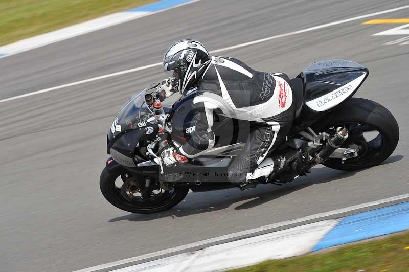 Motorcycle action photographs;donington;donington park leicestershire;donington photographs;event digital images;eventdigitalimages;no limits trackday;peter wileman photography;trackday;trackday digital images;trackday photos