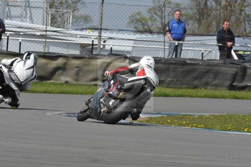 Motorcycle action photographs;donington;donington park leicestershire;donington photographs;event digital images;eventdigitalimages;no limits trackday;peter wileman photography;trackday;trackday digital images;trackday photos