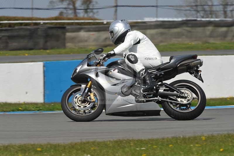 Motorcycle action photographs;donington;donington park leicestershire;donington photographs;event digital images;eventdigitalimages;no limits trackday;peter wileman photography;trackday;trackday digital images;trackday photos