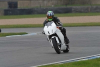 Motorcycle-action-photographs;donington;donington-park-leicestershire;donington-photographs;event-digital-images;eventdigitalimages;no-limits-trackday;peter-wileman-photography;trackday;trackday-digital-images;trackday-photos