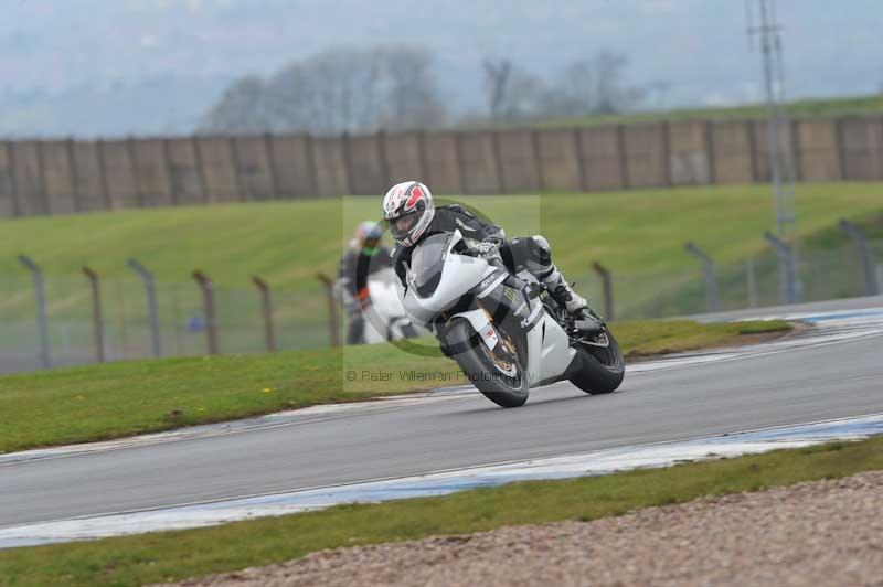 Motorcycle action photographs;donington;donington park leicestershire;donington photographs;event digital images;eventdigitalimages;no limits trackday;peter wileman photography;trackday;trackday digital images;trackday photos